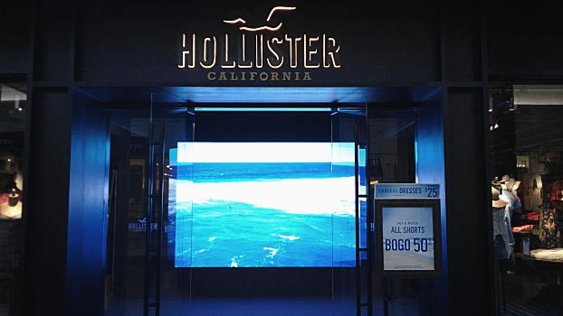 HOLLISTER CALIFORNIA scene